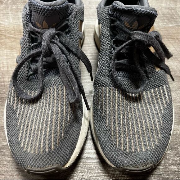 Adidas Swift Run Tennis Shoes Size 6 - Picture 3 of 9